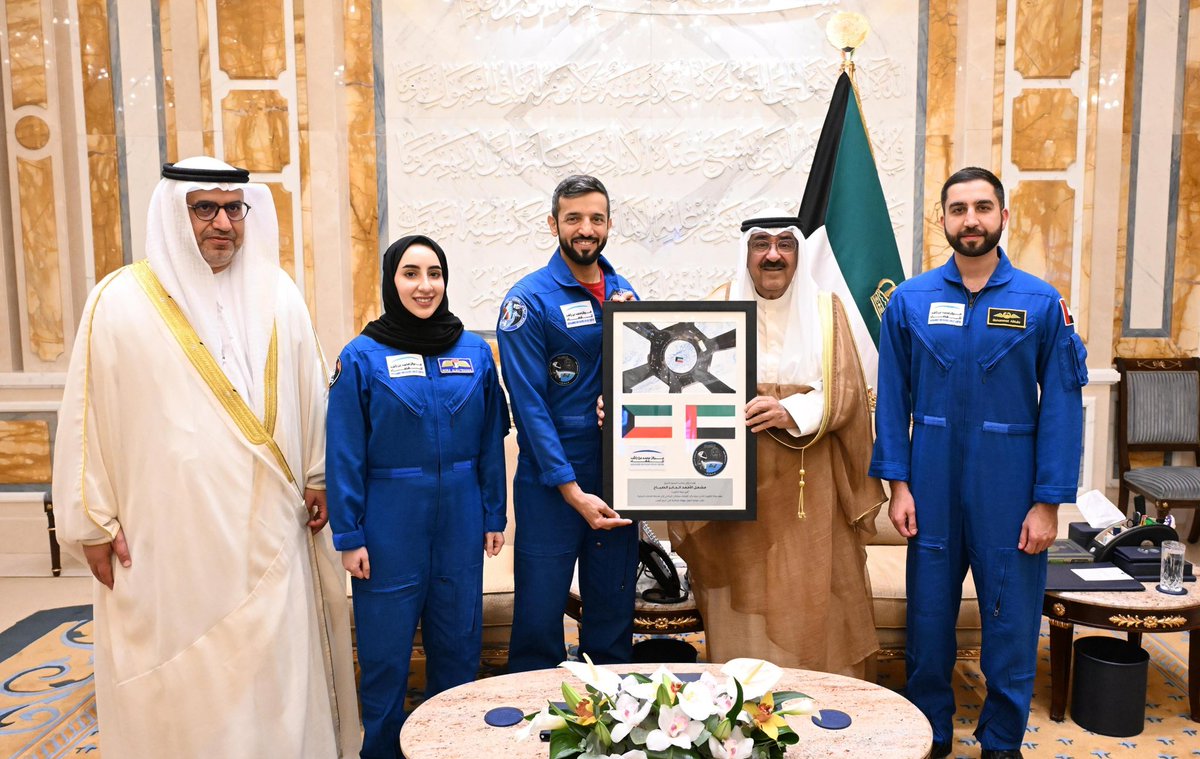 Astronaut_Nora's tweet image. كل التقدير لصاحب السمو الشيخ مشعل الأحمد الجابر الصباح، أمير دولة الكويت، على استقباله الكريم لي وللزميلين سلطان ومحمد. 

الكويت عزيزة على قلوبنا، وأهلها هم أهلنا..

Thank you to His Highness Sheikh Mishal Al-Ahmad Al-Jaber Al-Sabah, Emir of the State of Kuwait, for welcoming me…