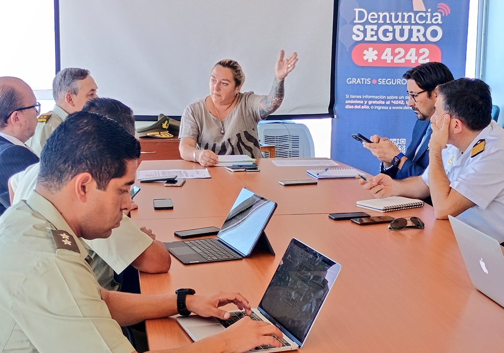 Con el objetivo de definir y planificar futuras acciones de seguridad en puntos críticos de la región de #Tarapacá, la Seremi Interina de Seguridad Pública, Ana María Peralta, participó este lunes en el Comité Policial.