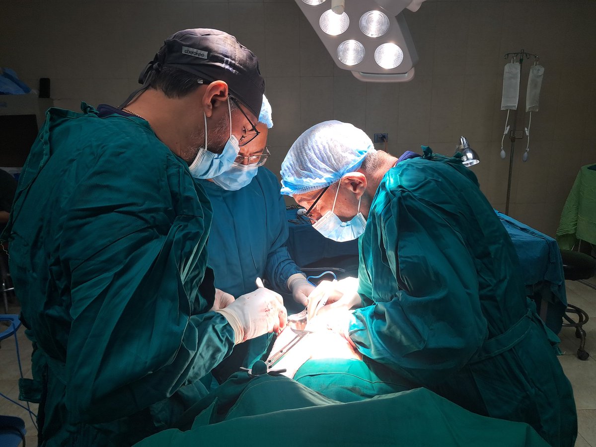 hooker_maxwell's tweet image. Hospital Salud integral Managua, Nicaragua Equipo de trasplante Renal 
Reiniciamos con mucho entusiasmo y fe dando lo mejor para nuestros pacientes 
Se vienen muchos.
Dr, Silvio Rodríguez, Dr Maxwell Hooker,  Dra Siu, Dr Padilla, Dr Rivera, Dr Alexis Herrera comité hospitalario