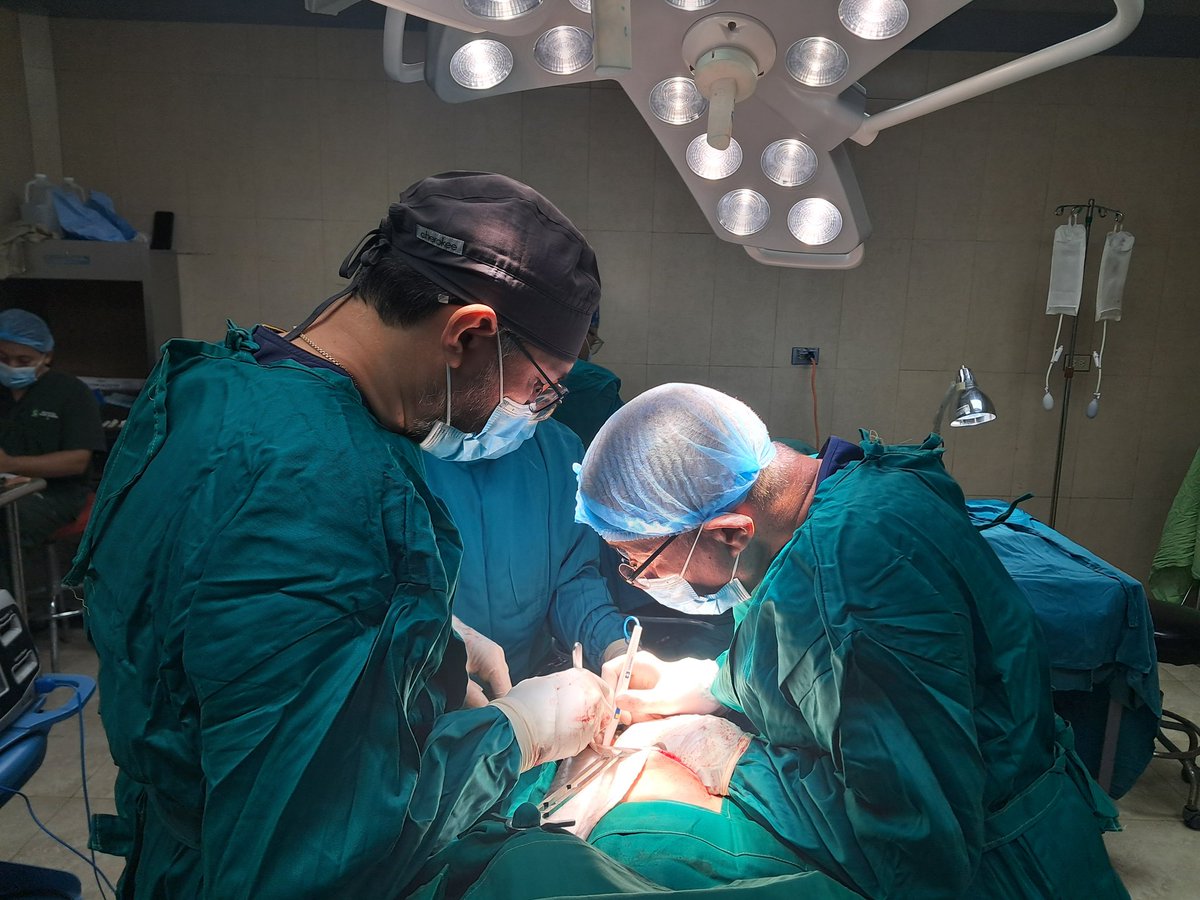 hooker_maxwell's tweet image. Hospital Salud integral Managua, Nicaragua Equipo de trasplante Renal 
Reiniciamos con mucho entusiasmo y fe dando lo mejor para nuestros pacientes 
Se vienen muchos.
Dr, Silvio Rodríguez, Dr Maxwell Hooker,  Dra Siu, Dr Padilla, Dr Rivera, Dr Alexis Herrera comité hospitalario