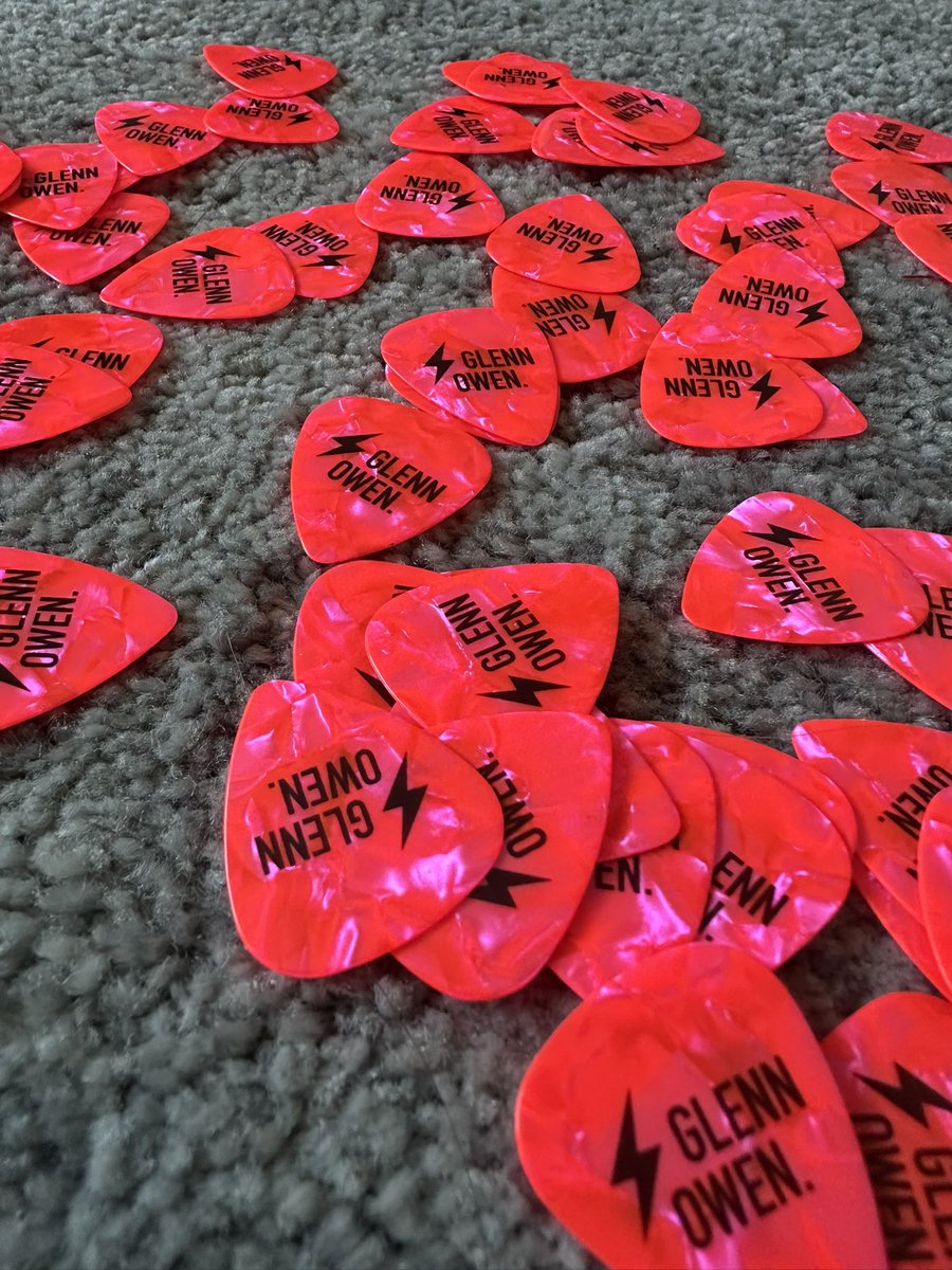 glennowenmars's tweet image. Finally arrived!! 🙌🏽⚡️🎸 #apt #plectrums #guitar