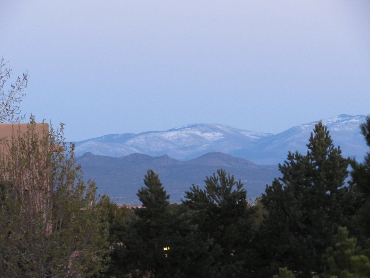 sfpl's tweet image. #Snow on the mountains!

#SantaFeNM #SantaFeSpring