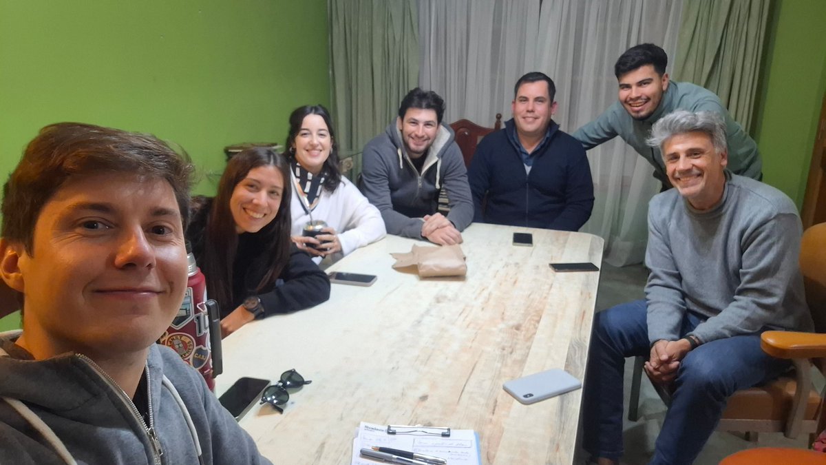 RivadaviaPrimer's tweet photo. Cerramos la noche en la peña de todos los años organizada por @pysciana una gran fiesta del pueblo que ya se convirtió en tradición. https://t.co/xUvvfBVZqD