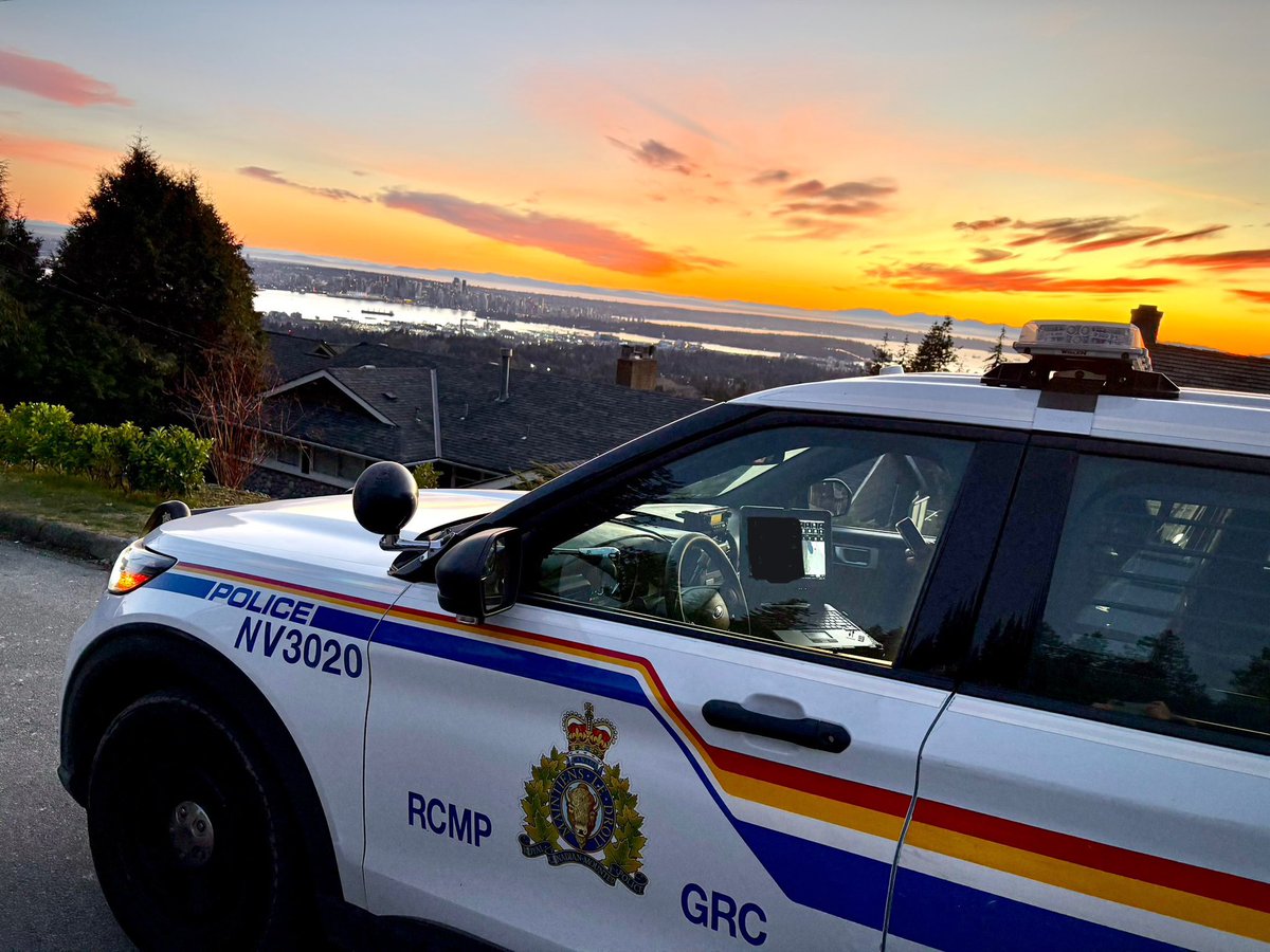 It was another busy weekend for our frontline officers, who responded to a variety of calls for service—including assaults, domestics, suspicious occurrences, and missing person reports. In one instance, an officer was flagged down after someone had fallen and become stuck under
