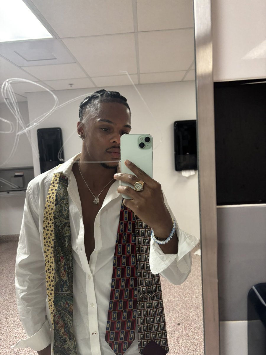 mirblue2's tweet image. Dame un beso