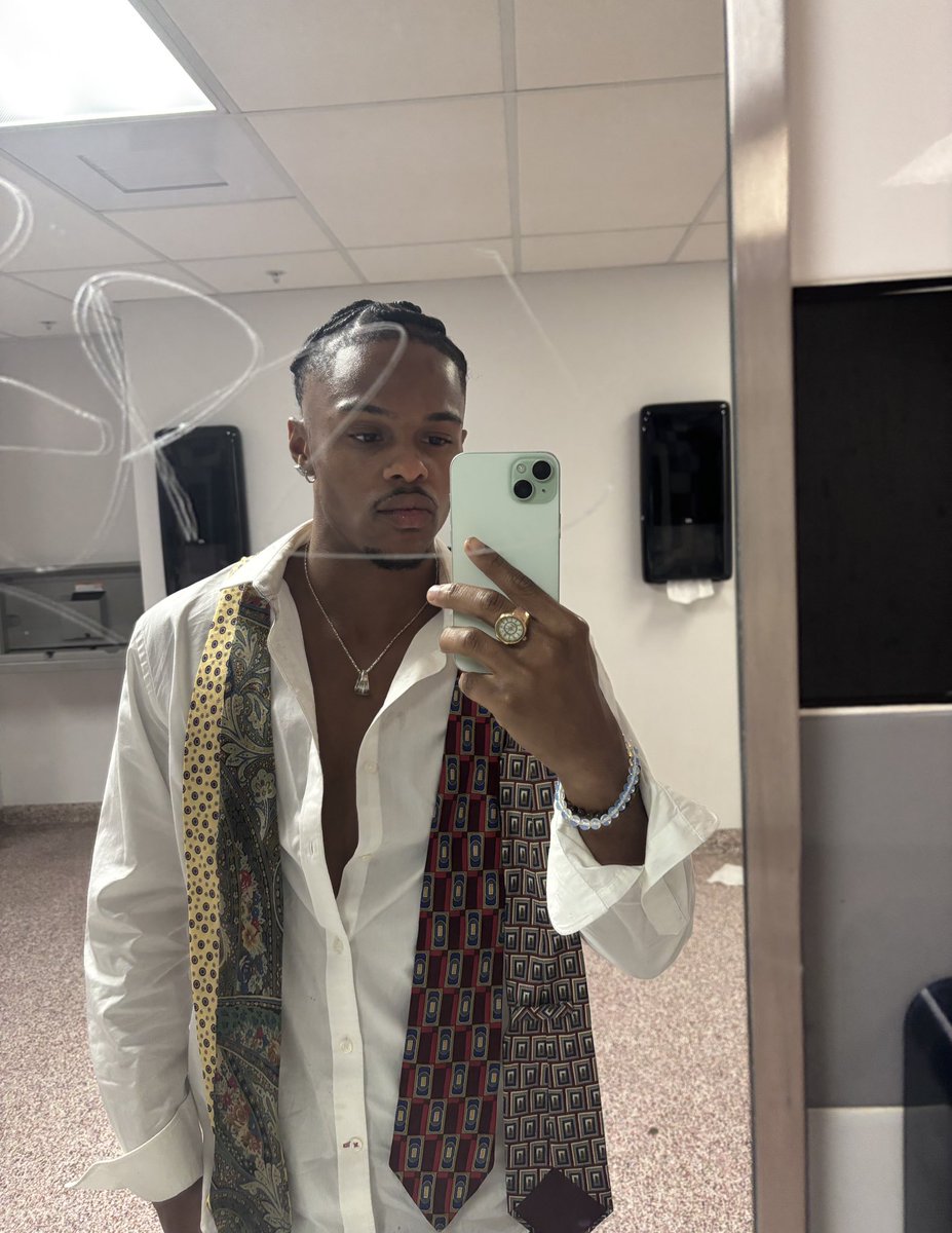 mirblue2's tweet image. Dame un beso