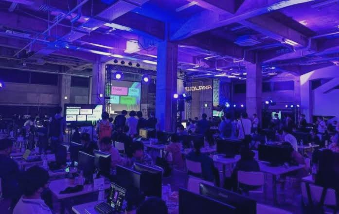 2022 The part.
I really liked how dark and secret base-like it was. The PC light was enough for the main lighting.