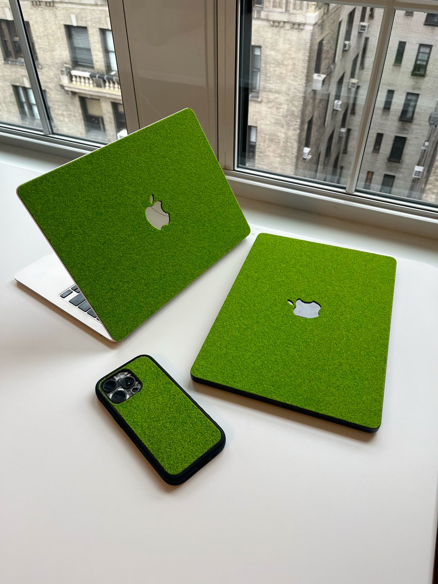 ianzelbo's tweet photo. Grass all the things 🫡  @dbrand https://t.co/bVK9fFNPH0