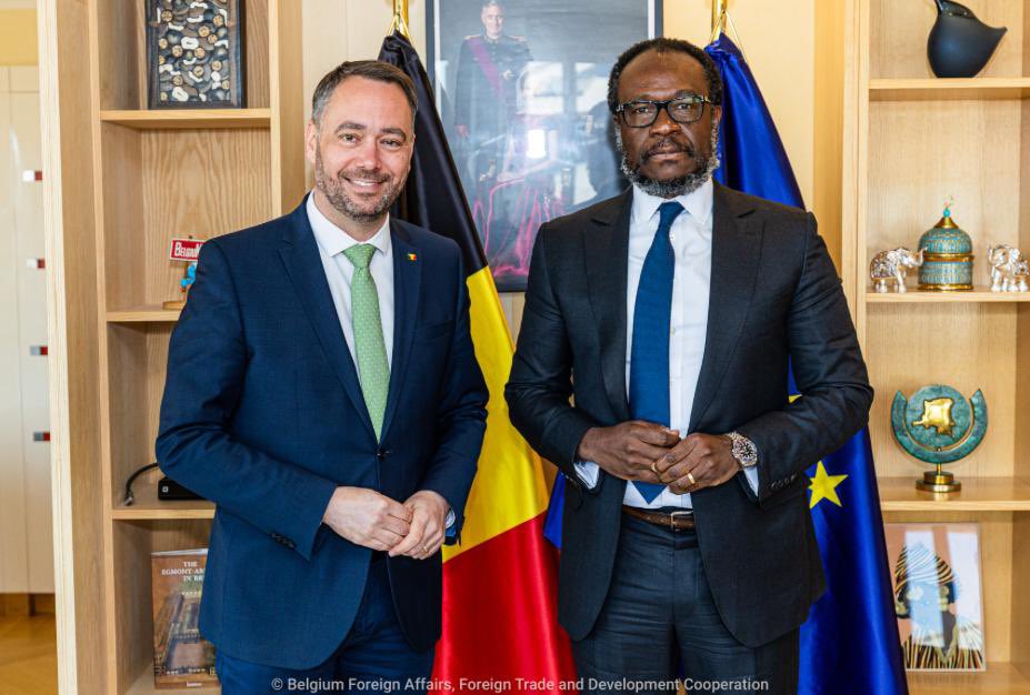 JEROME TV ENVOL (@jeromek95071) on Twitter photo On a qu'un seul maître <a href="/DSESANGA/">Delly SESANGA HIPUNGU</a> à Bruxelles avec VPM des affaires étrangères et il a échangé avec lui pour le conflit et l'État sécuritaire à l'Est de la République On a qu'un seul maître <a href="/DSESANGA/">Delly SESANGA HIPUNGU</a> à Bruxelles avec VPM des affaires étrangères et il a échangé avec lui pour le conflit et l'État sécuritaire à l'Est de la République