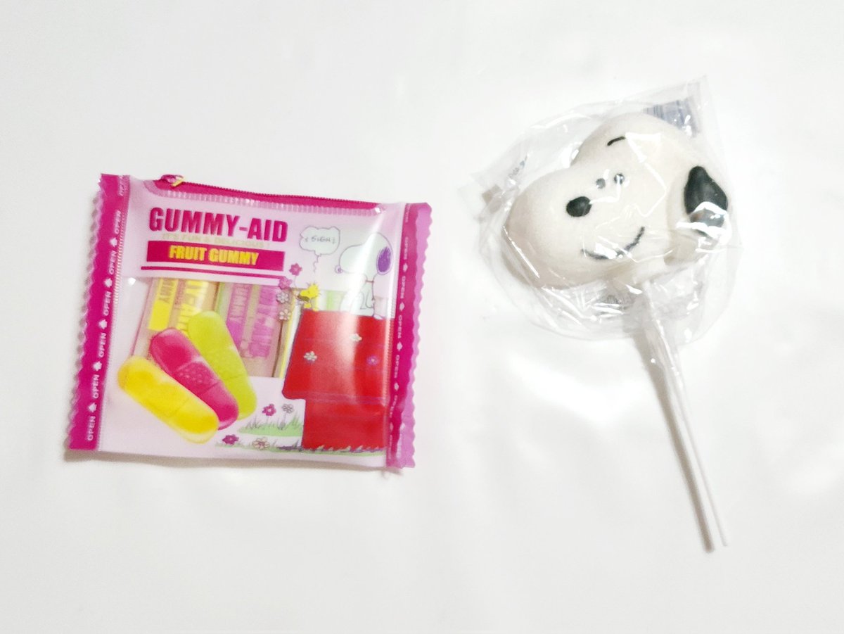 スヌーピーのGUMMY-AIDと、マシュマロロリポップ。 PLAZAで買ってき