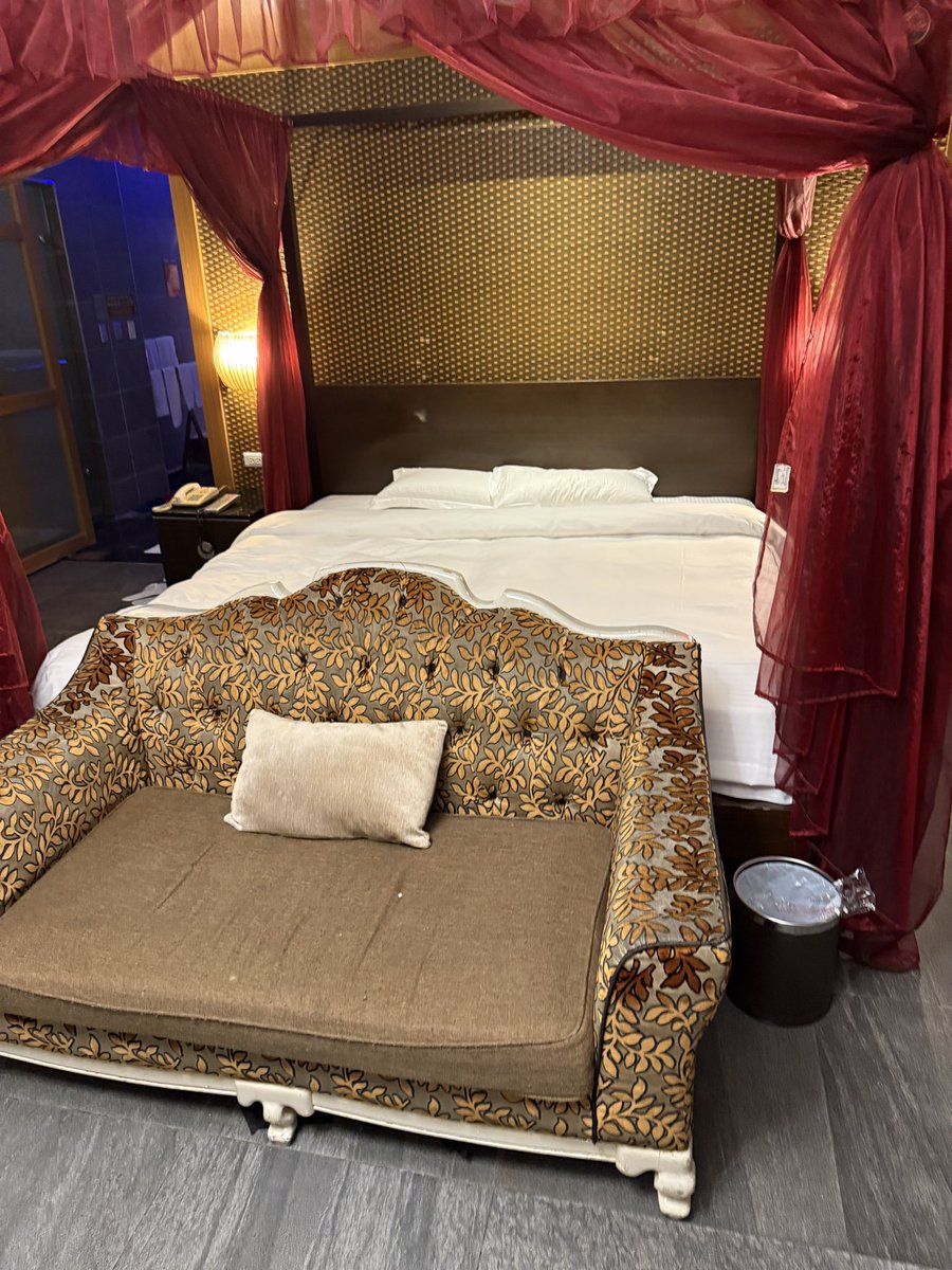 今晚的同房交換，善盡利用三個小時的時間，有情慾、有談笑風生，遇到好的聯誼夥伴，真的是時間都不夠用，期待下次再次邀約👍