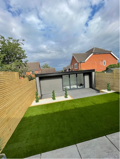 The_TimberGroup's tweet photo. Stunning landscaping fence battens installed by Capri Developments. Our fence battens are treated high quality redwood timber which are planed to achieve a smooth finish and consistent section sizes, making for the perfect solution for decorative fencing. 
https://t.co/JJUkWxOMcu https://t.co/uFVcwWlpQk