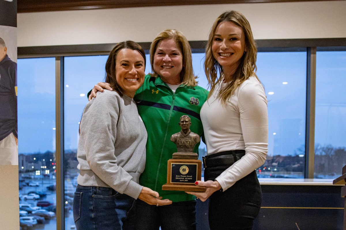 ND Monogram Club (@ndmonogram) on Twitter photo We were proud to bestow our Jesse Harper Award upon legendary <a href="/NDsoftball/">Notre Dame Softball</a> head coach Deanna Gumpf (honorary) for all she has done for <a href="/FightingIrish/">The Fighting Irish</a>. It was special having our board members Sara Allen '06 & Linda Wilson '09 present the award to their former coach.
#NDFamily☘️🥎 We were proud to bestow our Jesse Harper Award upon legendary <a href="/NDsoftball/">Notre Dame Softball</a> head coach Deanna Gumpf (honorary) for all she has done for <a href="/FightingIrish/">The Fighting Irish</a>. It was special having our board members Sara Allen '06 & Linda Wilson '09 present the award to their former coach.
#NDFamily☘️🥎