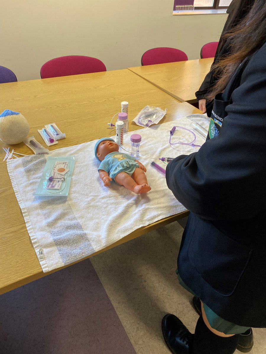 LyndonSchool's tweet photo. Year 10 learners visited Solihull Hospital to experience the role of a midwife! A fantastic opportunity to step into the world of healthcare and develop key Health & Social Care skills. #FutureMidwives #lyndonlearnerjourney @Summit_LT https://t.co/cjyJwiYqZ9