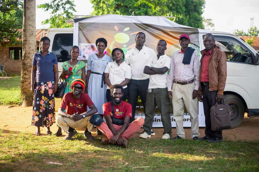 JAYSONYIGA23's tweet photo. 🙏Special thanks to everyone who supported the kids in Iganga District. Your kindness brought them so much joy and blessings. May God bless you all abundantly—you truly left their hearts smiling! https://t.co/AhCcoWlRMq