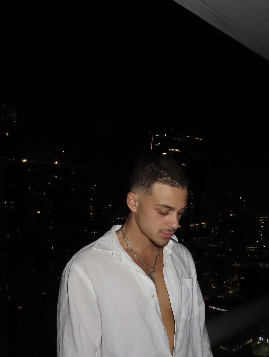 Just buzzed my head for the first time in my life

There is no greater feeling

(This is your sign to get one)