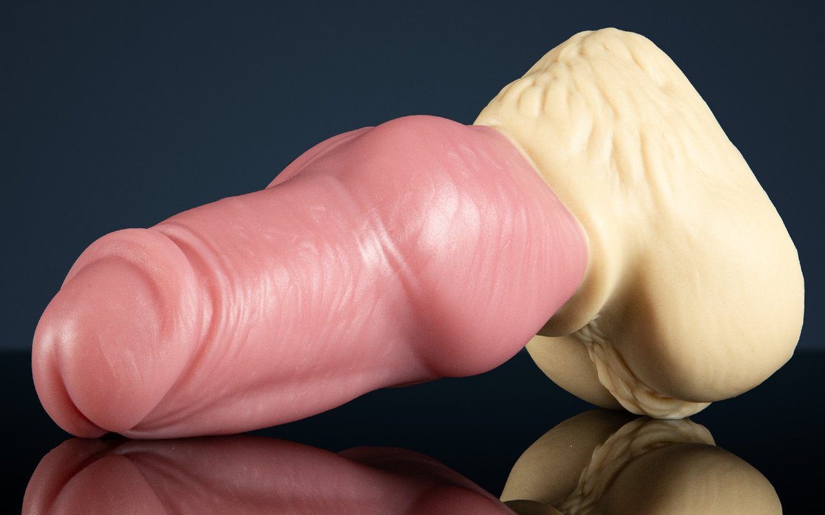 Next up on our @were.dog raffle is a L Roscoe!! As before, to enter:
-Follow 🐕
-Reskeet 🔃
Raffle ends 4/14!! Head to ychparty.com/weredog-giveaw… for more info!