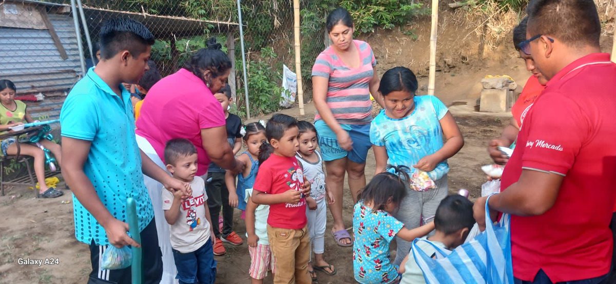 🧒❤️ En #Masatepe: La Juventud Sandinista llevó alegría y recreación a los niños de la Comunidad Los Mangos con el festival infantil "Domingo de los mimados" 🎉👧.

✌🏻 #4619SiempreMásAllá