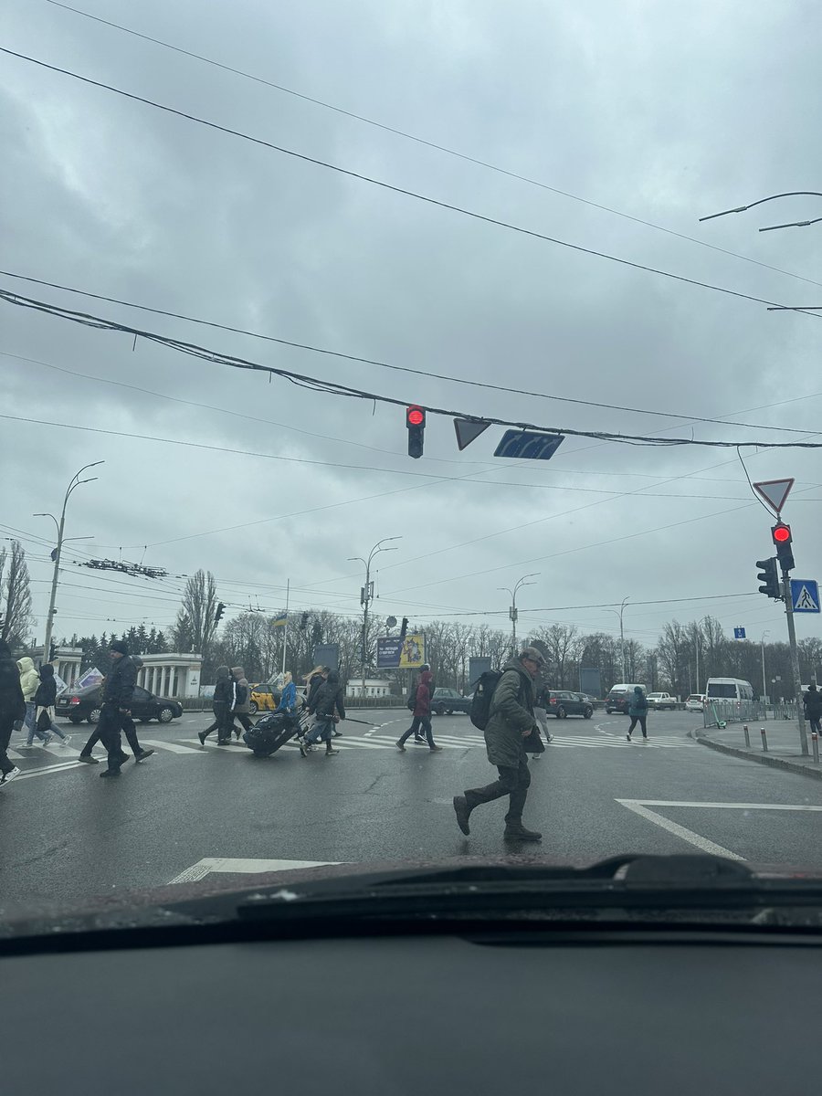 Квітень не ок