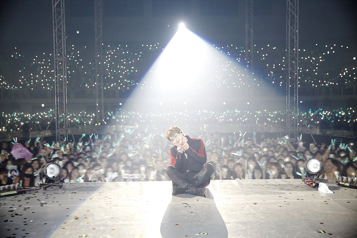 91linegif's tweet photo. 공계에 올라왔던 종현이 생일 사진들 https://t.co/c3tIQ7cwOe