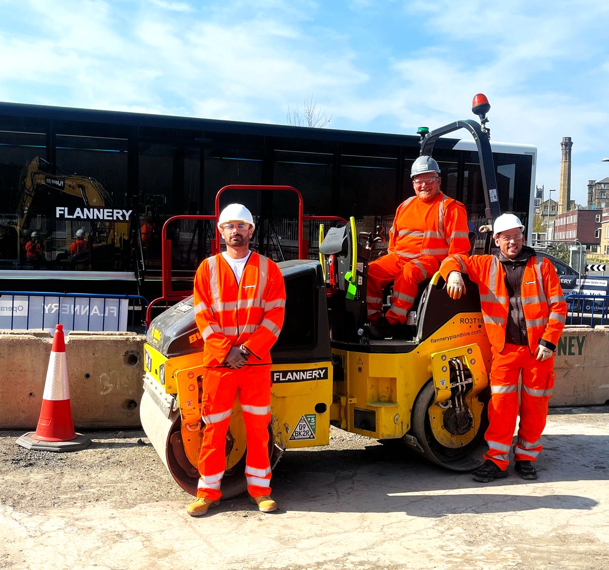 OperatorSkills's tweet photo. Our first two ROR (Ride-On-Roller) candidates at our brand new state of the art Kirklees Skills Hub, have both successfully passed, and are now moving onto their FTD (Forward Tipping Dumper) course.

A huge thank you once again to @Kirklees Council @Kirless College @BAM. https://t.co/wMNNwxSYrA