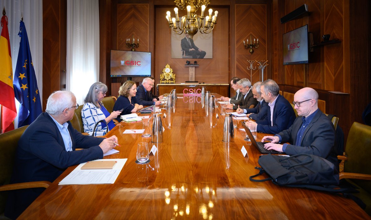CSIC (@csic) on Twitter photo 🏛️ La presidenta del #CSIC, Eloísa del Pino, se ha reunido hoy con la dirección de <a href="/IMDEAInstitutes/">IMDEA Institutes</a>
➡️ El Consejo sigue potenciando la colaboración y la ciencia en áreas estratégicas como el agua, la alimentación, la energía o los materiales 🏛️ La presidenta del #CSIC, Eloísa del Pino, se ha reunido hoy con la dirección de <a href="/IMDEAInstitutes/">IMDEA Institutes</a>
➡️ El Consejo sigue potenciando la colaboración y la ciencia en áreas estratégicas como el agua, la alimentación, la energía o los materiales