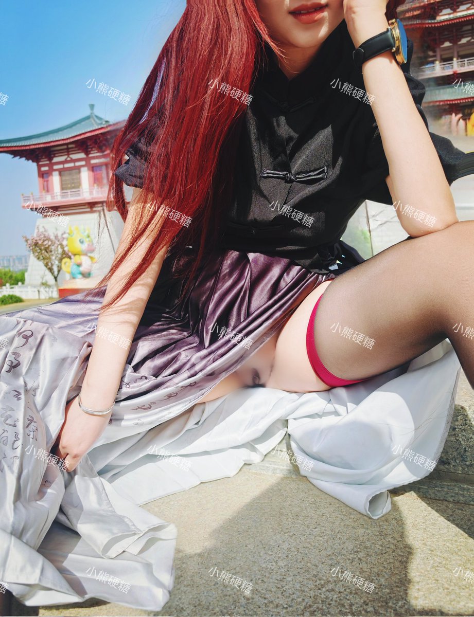 人前高冷女神➡人后骚逼母狗