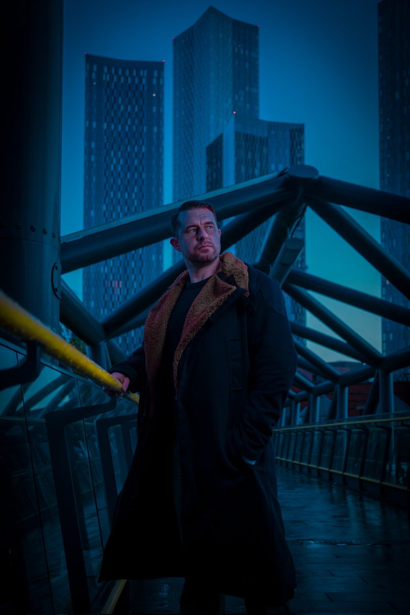 ChrisMason316's tweet photo. "Half as much but twice as elegant, sweetheart."
Ph: @kev_pack
#cosplay #cosplayer #art #Photoshoot #comiccon #fitness #Bodybuilding #costume #movie #cinematic #sciencefiction #cyberpunk #detective #bladerunner2049 #bladerunner #officerk #bladerunnercosplay #ryangosling https://t.co/PRnKU9pl6I
