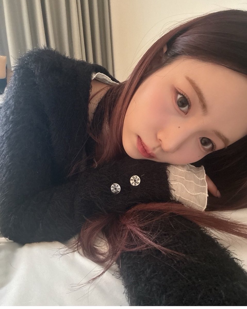 rainNIZIbowU's tweet photo. マヤちゃんお誕生日おめでとう！！
返信はもらったことないけどbubbleでいろんな悩み相談してくれるの優しすぎるし、behind動画では笑わせてくれるし、何よりかわいいし！！
そんなマヤちゃんが大好き！！
これからもマヤ様推し貫くよ！
ずっと推させてください💜
#HappyMAYADay
#マヤと結ぶLOVELINE https://t.co/Ozlm5HdLKH