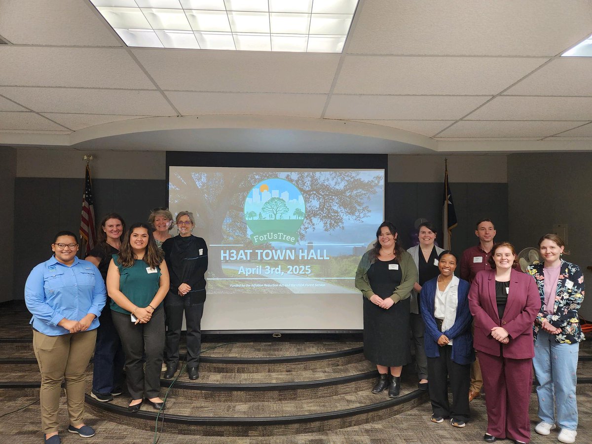 HARCresearch's tweet image. What a great turnout at the ForUsTree Town Hall! 🌳 

Community members came together to hear exciting updates on the latest #ForUsTree projects and dove into insights from the #H3ATMapping campaign. 

🌳Visit forustreehtx.org