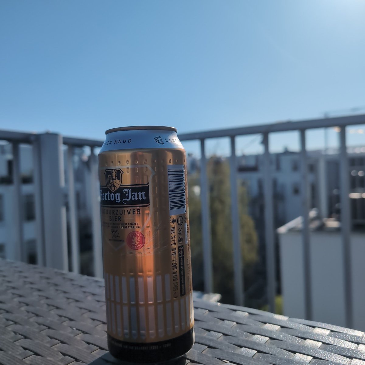 Wer Bock hat: Kanne auf meiner Dachterrasse Amsterdam. Wer lieb ist, darf auch kiffen.