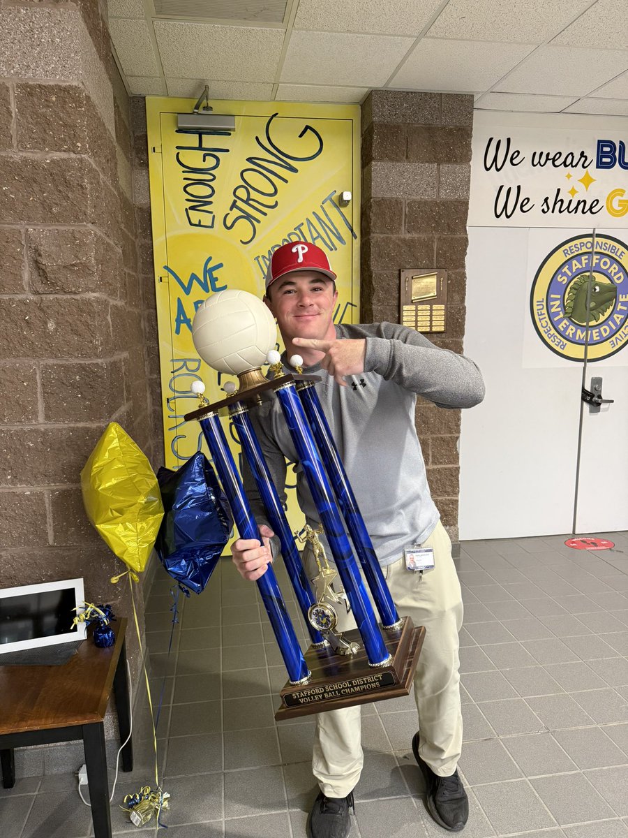 Staff Members of the week 3/21!  Thank you for leading our Intermediate volleyball team 💙💛 Mrs. Burgess and Mr. DiPasquale