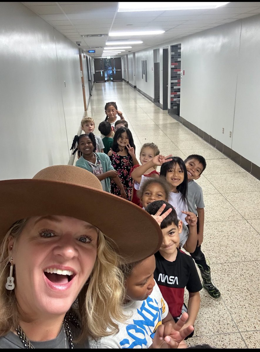 Nora Elementary (@noraelem) on Twitter photo It is National Assistant Principals Week and we are celebrating our amazing AP, Mrs. Kropa! We are so thankful for the love, passion, and energy that Mrs. Kropa pours into our school community! 🐾 <a href="/msdwt/">Washington Township Schools</a> It is National Assistant Principals Week and we are celebrating our amazing AP, Mrs. Kropa! We are so thankful for the love, passion, and energy that Mrs. Kropa pours into our school community! 🐾 <a href="/msdwt/">Washington Township Schools</a>