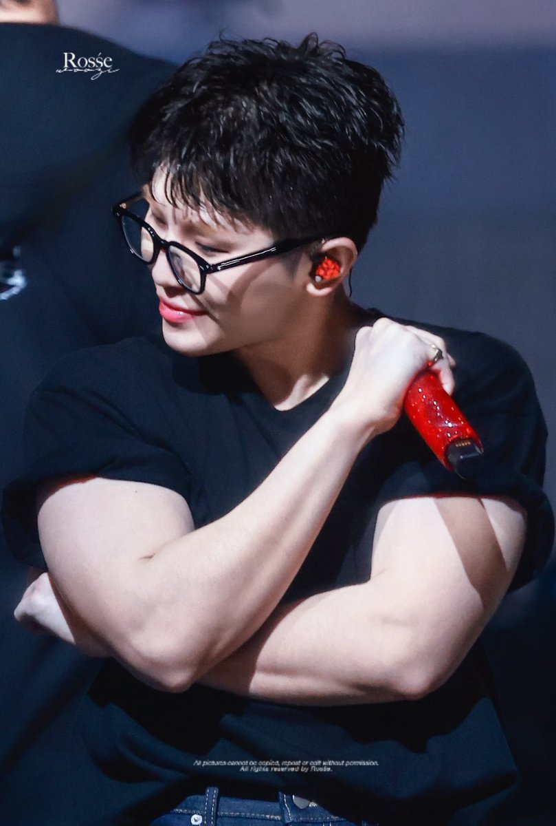 이날 웆자님 남자력 max찍으심…🤍