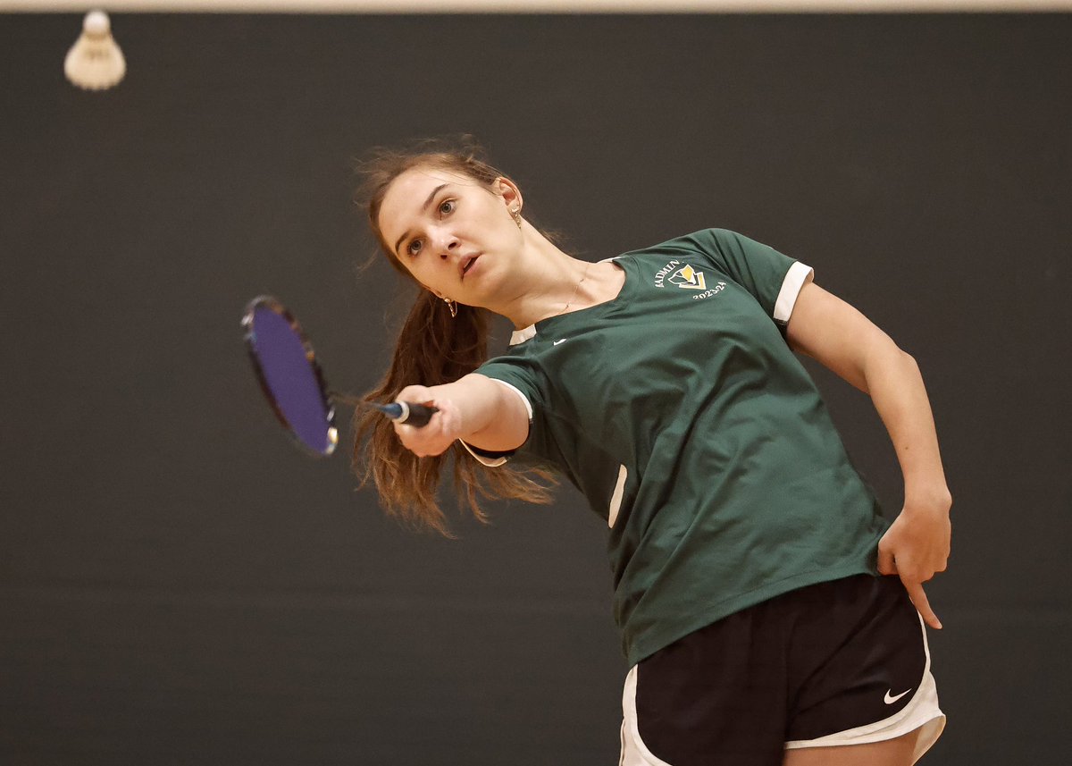 stevensonhs's tweet image. Patriot badminton swept the quad meet at home, taking down Fremd, Neuqua Valley, and York. With dominant wins across the board in both singles and doubles, the team showed up strong and stayed undefeated. Way to go girls! Keep it up! @SHSPatRiot 
📸 @joellerner
