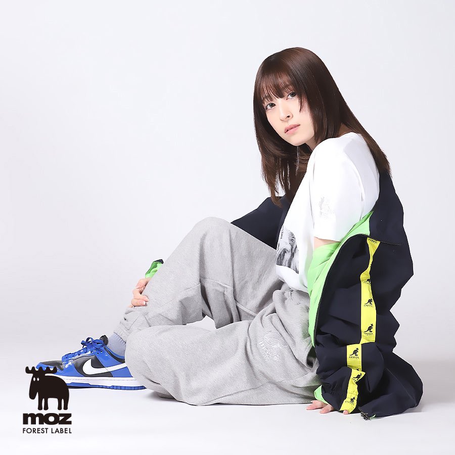 Tsukine Kona (月音こな) x Nike Dunks Low - DQ7576-400