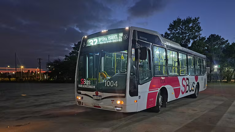 CiudadDeBondis's tweet photo. Con coches #Nuovobus #MB1621 ex #Linea180 y ex #Linea68 entre otros, arrancó la empresa #SiBus en Córdoba. Dia de nuevas empresas en el mundo del bondi https://t.co/Lr2wonq7tB