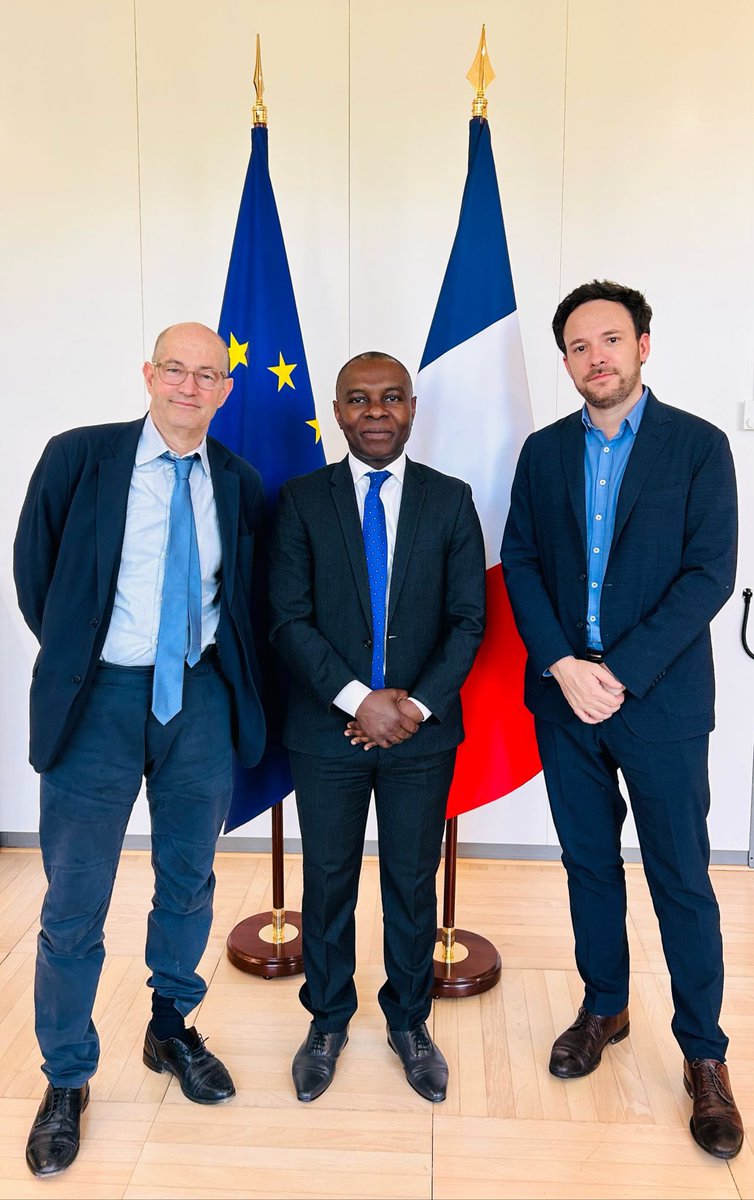 📚 <a href="/BSF_Inter/">Bibliothèques Sans Frontières</a> est un acteur essentiel de notre politique de solidarité internationale.
Je remercie <a href="/PatrickWeil1/">Patrick  Weil</a>, président de Bibliothèques sans frontières, Jérémy Lachal, directeur général, et toutes leurs équipes pour leur engagement ainsi que pour le soutien apporté à