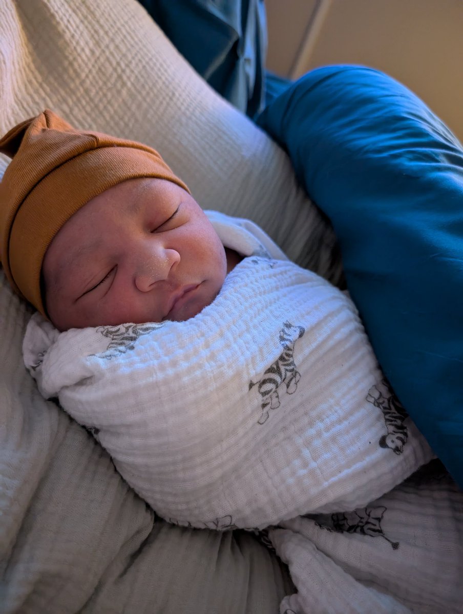 OG_brewz's tweet image. YHWH has blessed us with another son. All praises, my heart is so full 🤎✨

Welcome Yah'Meire 👣 it's good to have you earthside my love 👑🩵

Thank you to my birth team, you guys were so amazing! The support was unmatched 🌹