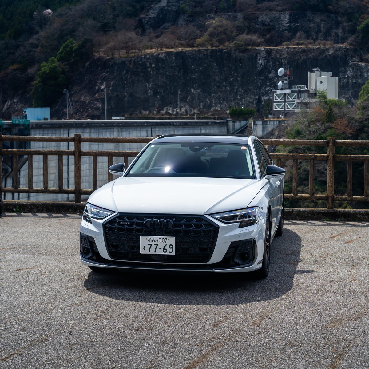 wjm_auto's tweet photo. A8を二日間お借りしました。しかもただのA8ではありません。

𝑨𝒖𝒅𝒊 𝑨𝟴 𝑮𝒓𝒂𝒏𝒅 𝑻𝒐𝒖𝒓𝒊𝒏𝒈 𝒍𝒊𝒎𝒊𝒕𝒆𝒅

オプションもりもり限定車。最高の遮音性にディグダ方式のB&amp;O、リアシートは一生座っていたいと思えるほど。
まずい、快適大型サルーンの魅力に取り憑かれてしまった…。 https://t.co/7d1eo3V1Dn