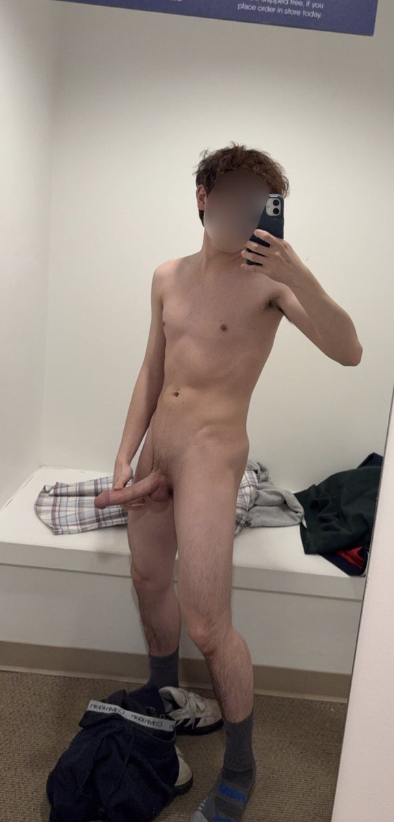VersRemi's tweet image. Need some help in the fitting room yall…