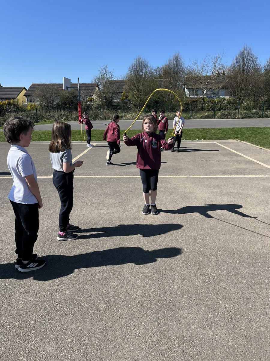 MsLSinnottBNS's tweet photo. Great to be out in the beautiful ☀️ enjoying our #SkiparoundEurope break @ActiveFlag @SportActiveWex @BallaghkeeneNS https://t.co/u6xYukDMeO