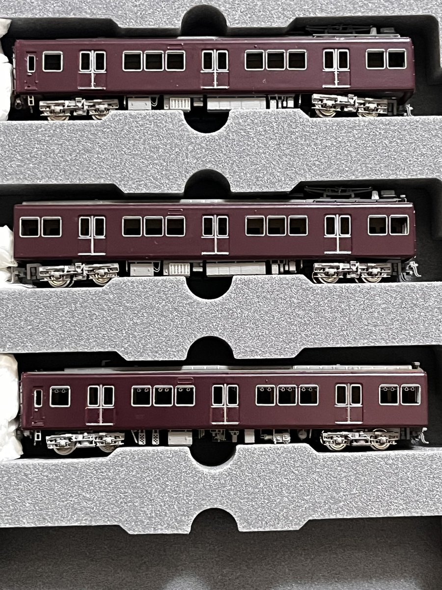 407Aの日ですね。
このキットは幼少期と三十路を超えてから幾度となくお世話になっていますが、いつの日も魅力でいっぱいです。
これからも老眼にむち打って目の見える限りお世話になります☺️

#阪急キットを作ろう