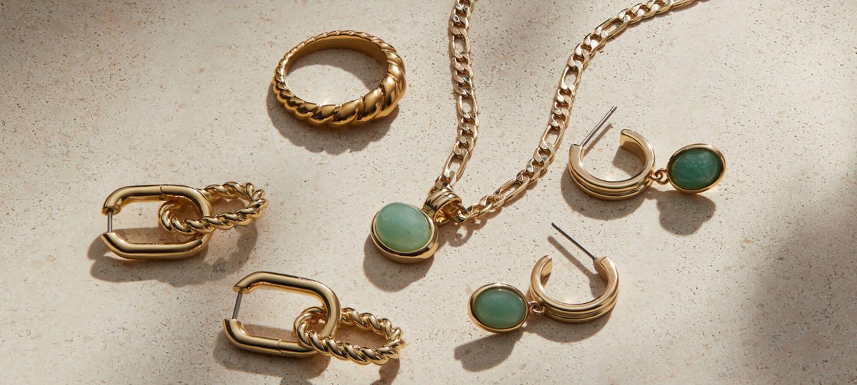 Jewelry brand, Ana Luisa, a favorite of #GenZ because of its affordable prices and sustainable production, informed customers that it will increase prices next week because of tariffs.

Full story on Bagable.com ⬇️

bagable.com/p/jewelry-tari…