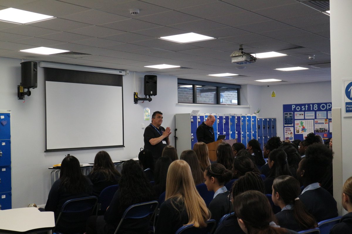 Last week, #InternetSafety experts the Two Johns visited St. Bernard's to educate students on safety, fake news and influence online. We hope this opens up valuable conversations about using the internet safely and sensibly.🌐🛡️ #TwoJohns #OnlineSafetyTalk