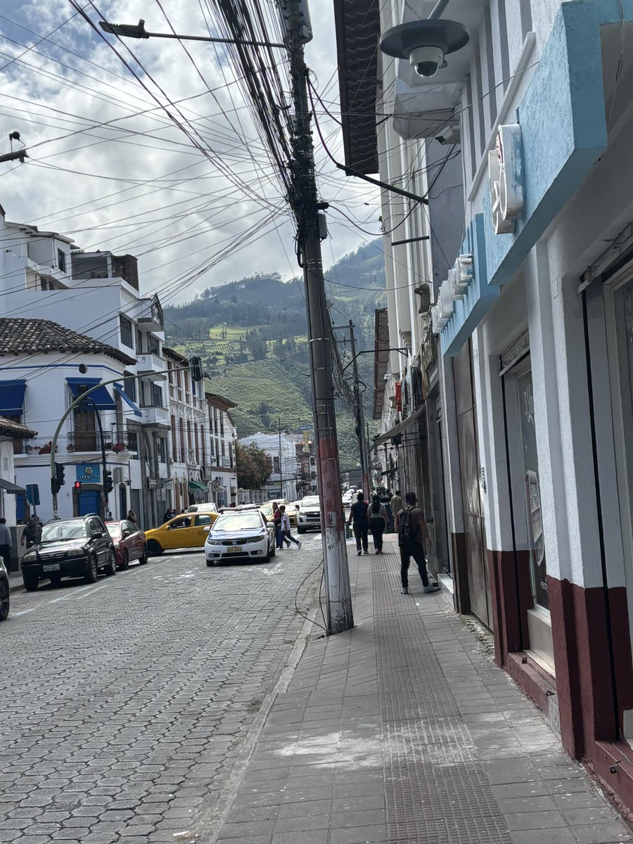 shayon1015's tweet photo. Went to Ecuador for a showcase, got stuck in Tampa otw back. Still have 2 yrs eligibility. I am open to returning for a Masters but I wish to play pro.  #photodump https://t.co/emjieUAzkZ