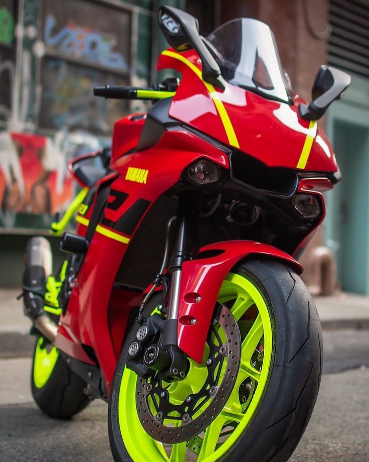 Jessica's gonna be happy. Thanks Peter and Harry for helping me fix Jessica's bike.