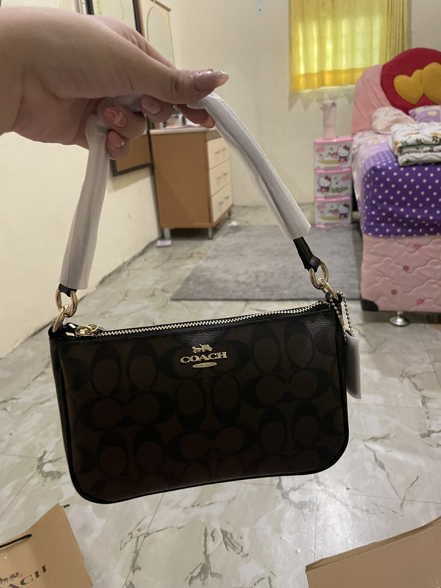 ecliwpseds's tweet image. apakah takin tidak ada yang mau preloved tas coach ku yg satu ini 😞

500k aja belum pernah kupake
#prelovedbag #wts #wtb #zonauang #zonajajan #zonaba