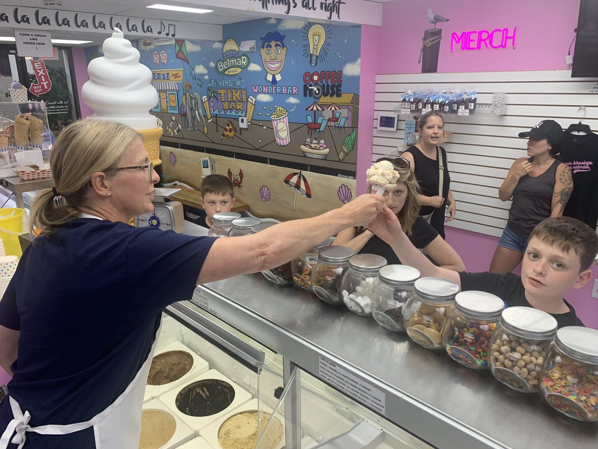 Happy Assistant Principal Week to <a href="/JenFischer18/">Jennifer Fischer</a> There are not enough words to describe the amazing administrator that you are and how you set a perfect example for our school. #LNDLeaders