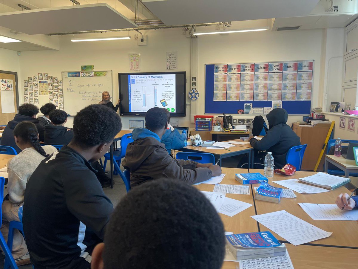 Brilliant first session at PHS today for our science masterclass! 🧬🧪